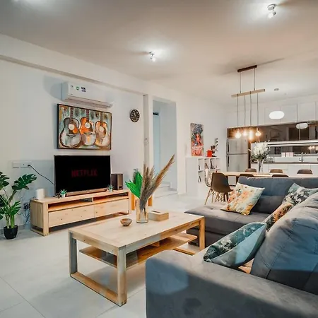 Sunnyvillas 4br New Private Pool In Pernera 别墅