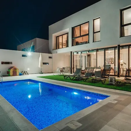 别墅 Sunnyvillas 4br New Private Pool In Pernera