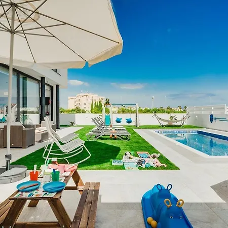 别墅 Sunnyvillas 4br New Private Pool In Pernera *